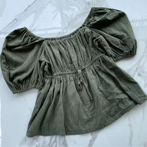 Puff sleeve peplum top